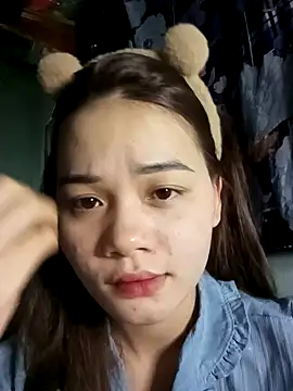 Ngoc-Trinh online show from January 19, 4:14 pm