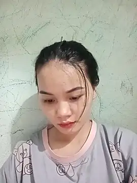 Ngoc-Trinh online show from October 22, 1:17 am