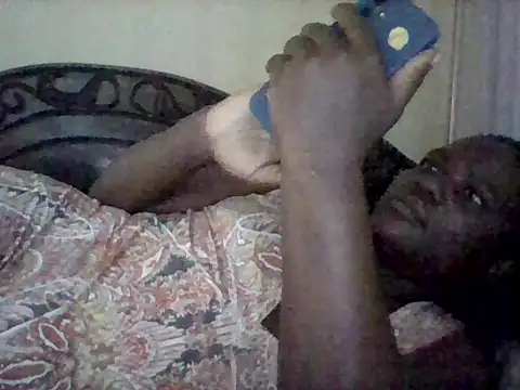 missarpie online show from April 3, 6:33 am