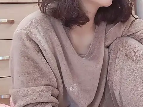 Snapshot of Pink_cream chatting on March 1, 12:50 am Pink cream online show from March 1, 12:50 am