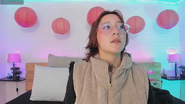 sofi bakerr online show from February 6, 11:32 am