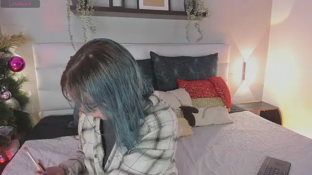 sofi bakerr online show from January 7, 11:34 am