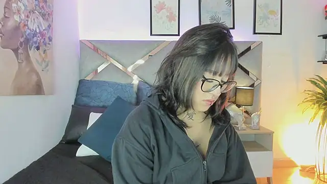 Snapshot of sofi_bakerr chatting on May 13, 11:40 am sofi bakerr online show from May 13, 11:40 am