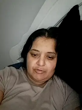 sarahhh1987 online show from December 18, 6:14 pm