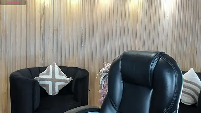 HannaConnor  online show from December 17, 8:26 pm