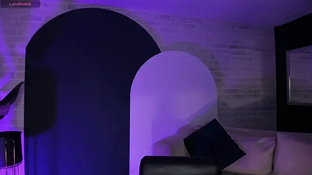 ViolettHansson online show from April 11, 9:46 am