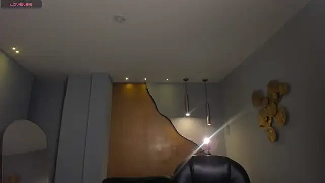 AliceHarper  online show from March 4, 7:53 pm