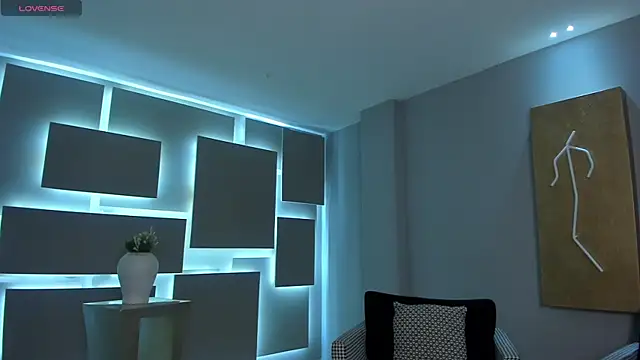 AliceHarper  online show from April 17, 7:06 pm