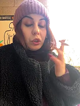 Snapshot of holyeroticss chatting on December 6, 6:17 pm holyeroticss online show from December 6, 6:17 pm