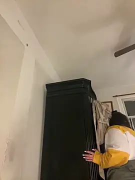 Snapshot of holyeroticss chatting on January 16, 11:48 pm holyeroticss online show from January 16, 11:48 pm