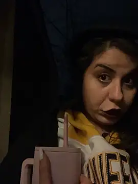 Snapshot of holyeroticss chatting on January 19, 11:34 am holyeroticss online show from January 19, 11:34 am