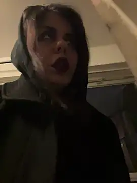 Snapshot of holyeroticss chatting on February 12, 4:44 am holyeroticss online show from February 12, 4:44 am