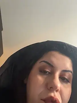 Snapshot of holyeroticss chatting on February 22, 3:14 pm holyeroticss online show from February 22, 3:14 pm