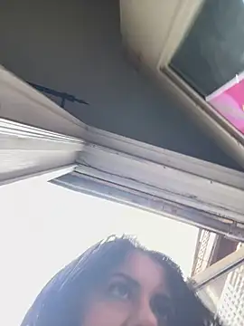 Snapshot of holyeroticss chatting on March 2, 3:27 pm holyeroticss online show from March 2, 3:27 pm