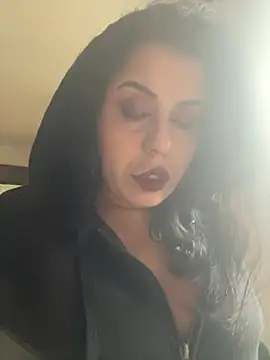 Snapshot of holyeroticss chatting on March 8, 9:29 pm holyeroticss online show from March 8, 9:29 pm