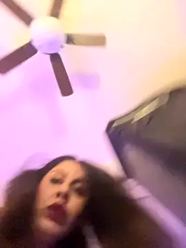 Snapshot of holyeroticss chatting on September 12, 11:48 pm holyeroticss online show from September 12, 11:48 pm