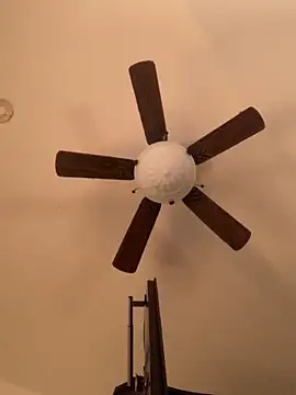 Snapshot of holyeroticss chatting on November 28, 12:13 am holyeroticss online show from November 28, 12:13 am