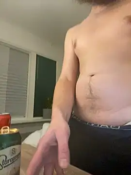 Snapshot of feetlover3611 chatting on December 15, 5:53 pm feetlover3611 online show from December 15, 5:53 pm