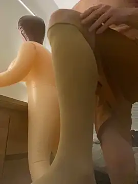 Snapshot of feetlover3611 chatting on December 27, 1:22 am feetlover3611 online show from December 27, 1:22 am