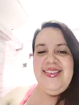 lunanataly online show from January 29, 8:04 pm