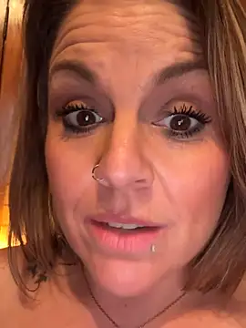 misssWet online show from March 11, 6:36 pm