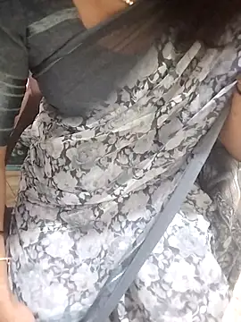 Snapshot of sexyrapa chatting on November 6, 1:06 am sexyrapa online show from November 6, 1:06 am