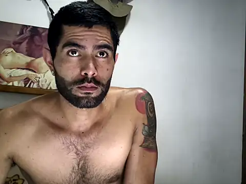 Snapshot of hideonbush051 chatting on October 29, 4:31 pm hideonbush051 online show from October 29, 4:31 pm