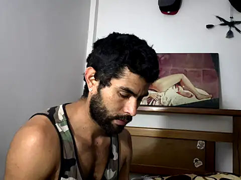 Snapshot of hideonbush051 chatting on November 29, 1:14 pm hideonbush051 online show from November 29, 1:14 pm