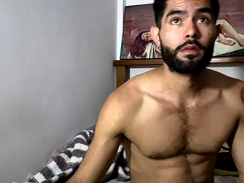 Snapshot of hideonbush051 chatting on December 4, 3:21 pm hideonbush051 online show from December 4, 3:21 pm