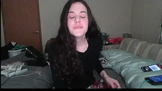rileyyb  online show from May 8, 10:26 pm