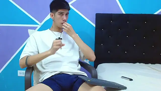 Snapshot of jhony-sex chatting on January 9, 4:08 am jhony-sex online show from January 9, 4:08 am