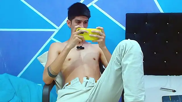 Snapshot of jhony-sex chatting on January 19, 11:00 pm jhony-sex online show from January 19, 11:00 pm