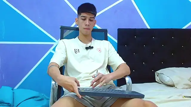 Snapshot of jhony-sex chatting on February 3, 11:26 pm jhony-sex online show from February 3, 11:26 pm