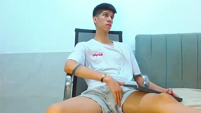 Snapshot of jhony-sex chatting on June 29, 10:15 am jhony-sex online show from June 29, 10:15 am