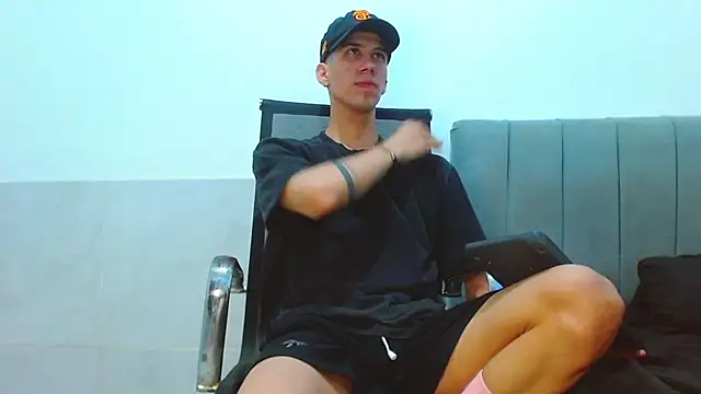 Snapshot of jhony-sex chatting on July 8, 7:24 am jhony-sex online show from July 8, 7:24 am