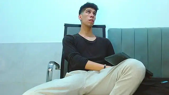 Snapshot of jhony-sex chatting on July 9, 7:12 am jhony-sex online show from July 9, 7:12 am