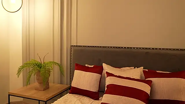 Snapshot of IrisBaker chatting on October 21, 9:26 pm IrisBaker online show from October 21, 9:26 pm