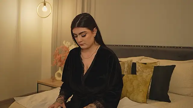 IrisBaker online show from March 7, 10:18 pm