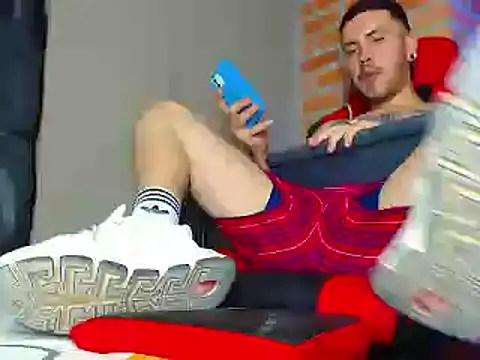 Snapshot of smoker445 chatting on February 24, 10:47 pm smoker445 online show from February 24, 10:47 pm