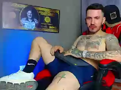 Snapshot of smoker445 chatting on March 2, 12:42 am smoker445 online show from March 2, 12:42 am