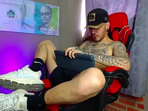 Snapshot of smoker445 chatting on March 2, 7:02 pm smoker445 online show from March 2, 7:02 pm