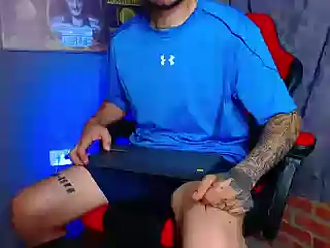 Snapshot of smoker445 chatting on March 15, 5:41 am smoker445 online show from March 15, 5:41 am