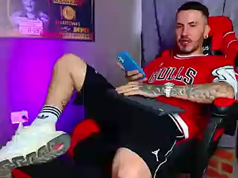 Snapshot of smoker445 chatting on March 16, 12:00 pm smoker445 online show from March 16, 12:00 pm