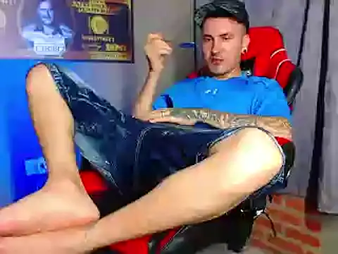 Snapshot of smoker445 chatting on March 19, 2:37 am smoker445 online show from March 19, 2:37 am