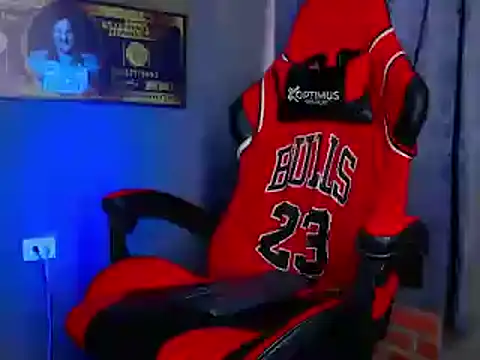 Snapshot of smoker445 chatting on March 21, 10:06 pm smoker445 online show from March 21, 10:06 pm