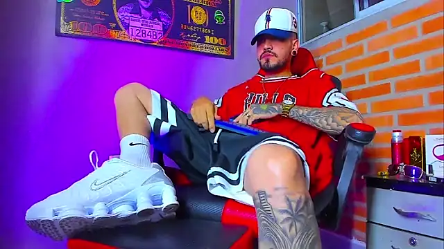 Snapshot of smoker445 chatting on September 19, 12:23 am smoker445 online show from September 19, 12:23 am