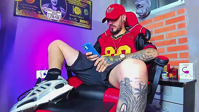 Snapshot of smoker445 chatting on September 20, 11:39 pm smoker445 online show from September 20, 11:39 pm