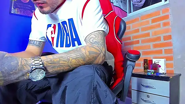 Snapshot of smoker445 chatting on September 24, 4:49 am smoker445 online show from September 24, 4:49 am