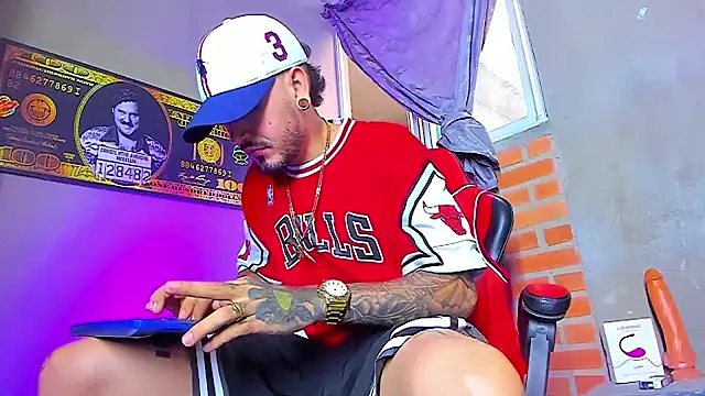 Snapshot of smoker445 chatting on September 30, 11:59 am smoker445 online show from September 30, 11:59 am