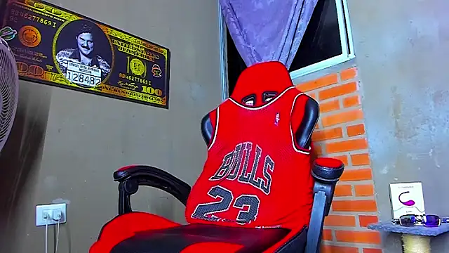 Snapshot of smoker445 chatting on October 15, 12:11 am smoker445 online show from October 15, 12:11 am